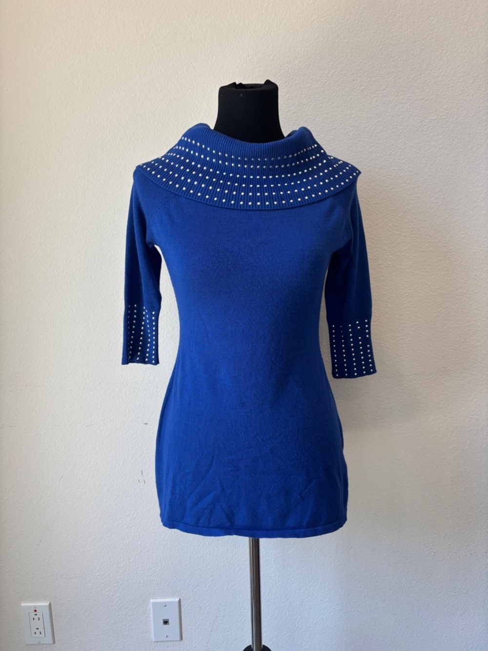 Blue mcbling bodycon dress with 3/4 length sleeves